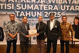 Rektor UMSU Raih Penghargaan ‘Best Inspiring Leader’: Pendidikan Sumut Makin Bersinar