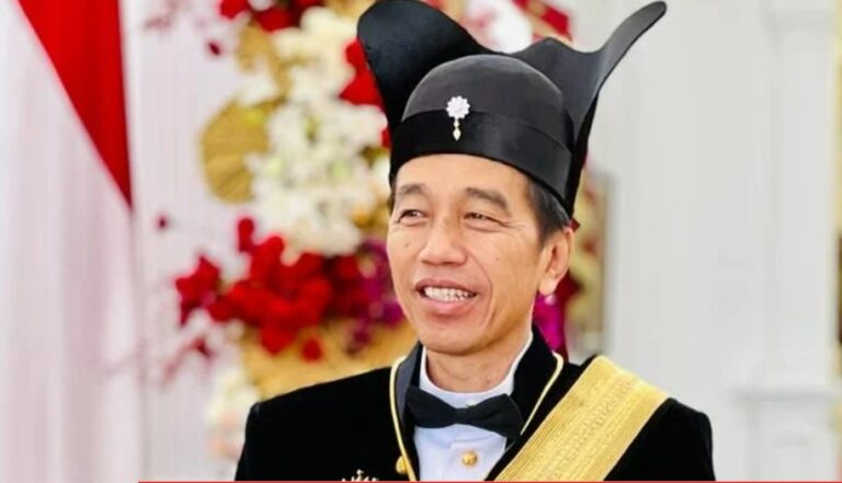 Jokowi Bantah Jadi King Maker, Tapi Kok Menteri dan Jenderal Bolak-Balik ke Solo?