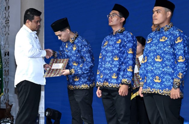 Bobby Serahkan 692 SK CPNS, Junjung Integritas dan Pelayanan